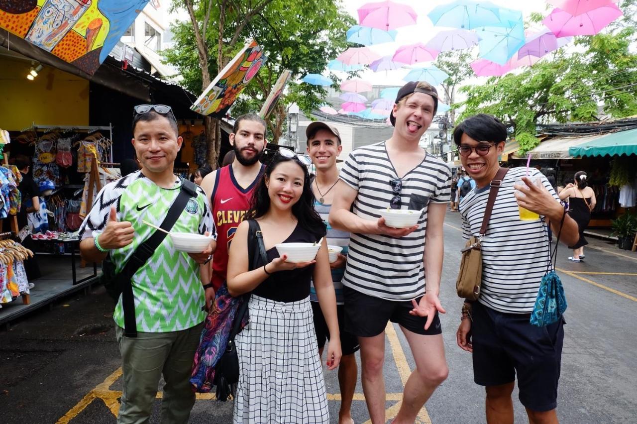 The Yard Bangkok Hostel Exterior photo